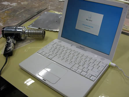 用熱風槍維修iBook
